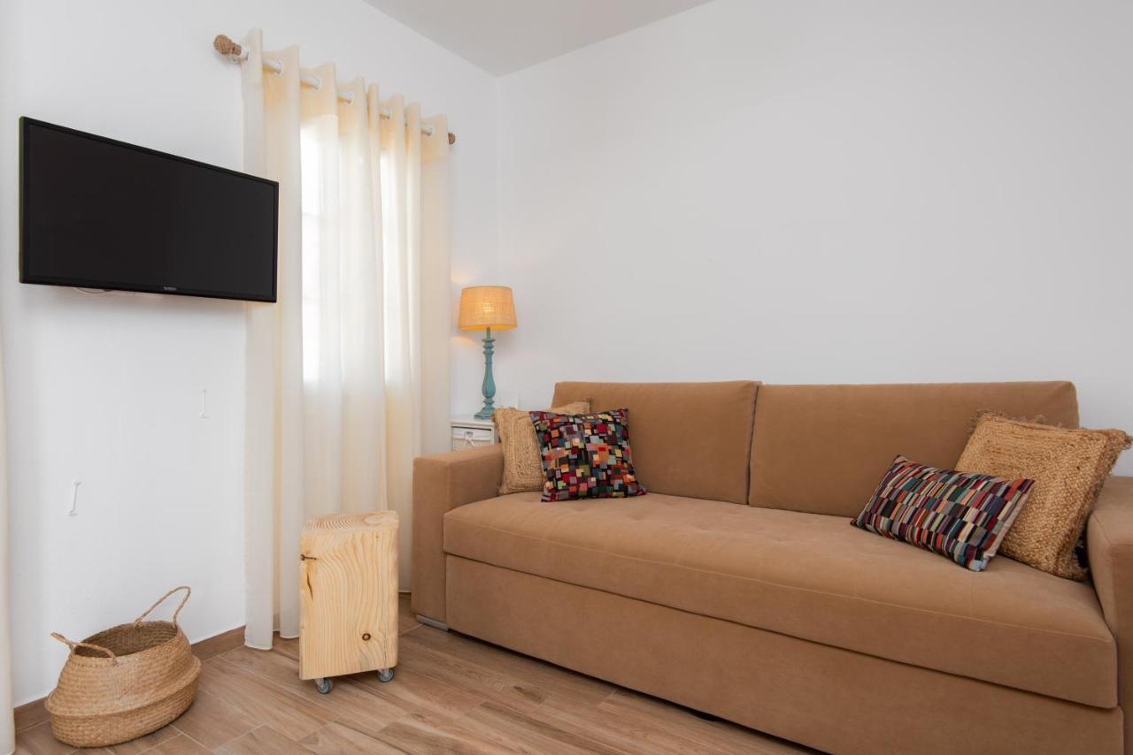 Miles Away Luxury Apartments Platis Gialos  Bagian luar foto
