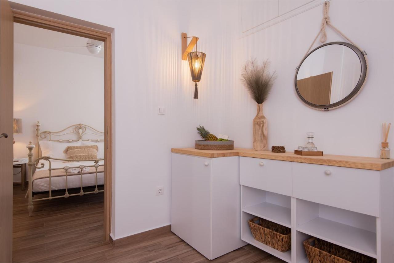 Miles Away Luxury Apartments Platis Gialos  Bagian luar foto
