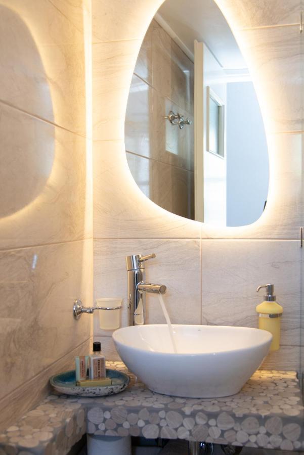 Miles Away Luxury Apartments Platis Gialos  Bagian luar foto